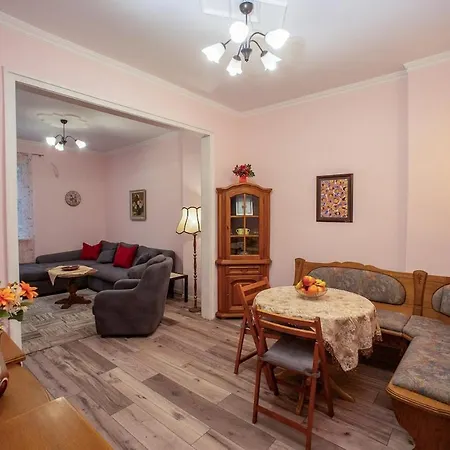 Alex's Charming By Ndk Apartamento